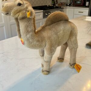 Steiff Hocky Dromedar 40 Camel. With tags.